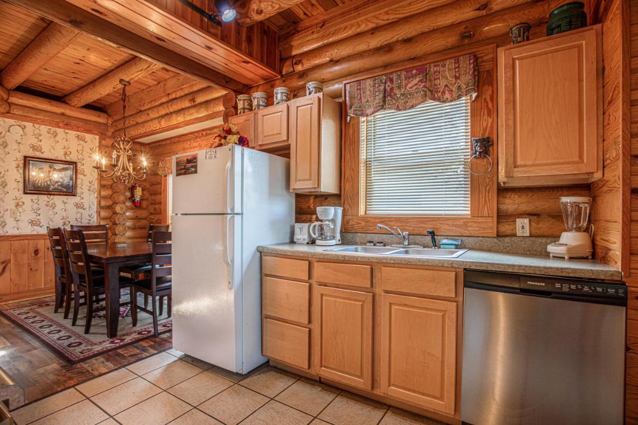 Great Wolf Cabin In Pigeon Forge!ヴィラ エクステリア 写真