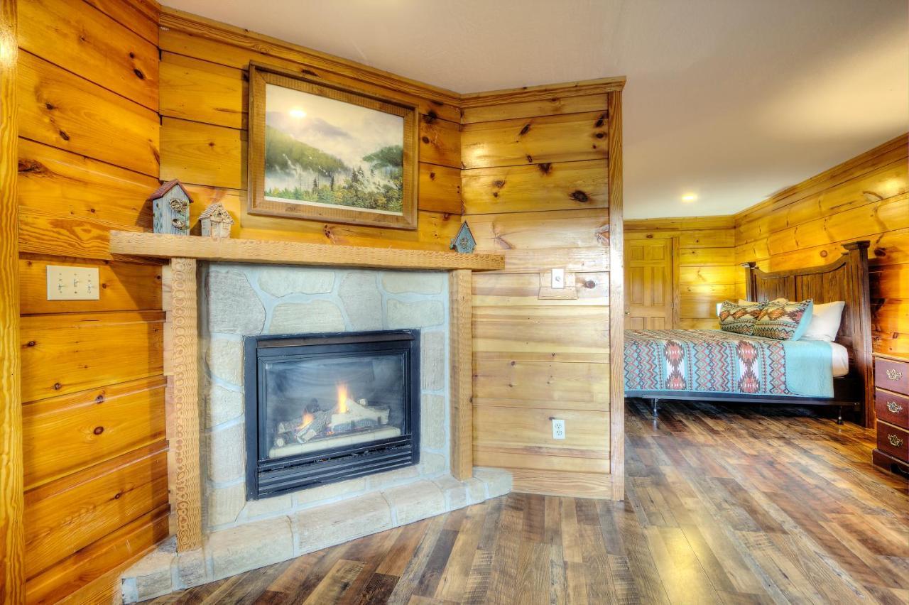 Great Wolf Cabin In Pigeon Forge!ヴィラ エクステリア 写真