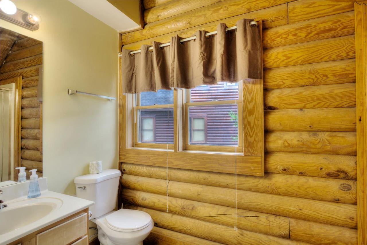 Great Wolf Cabin In Pigeon Forge!ヴィラ エクステリア 写真